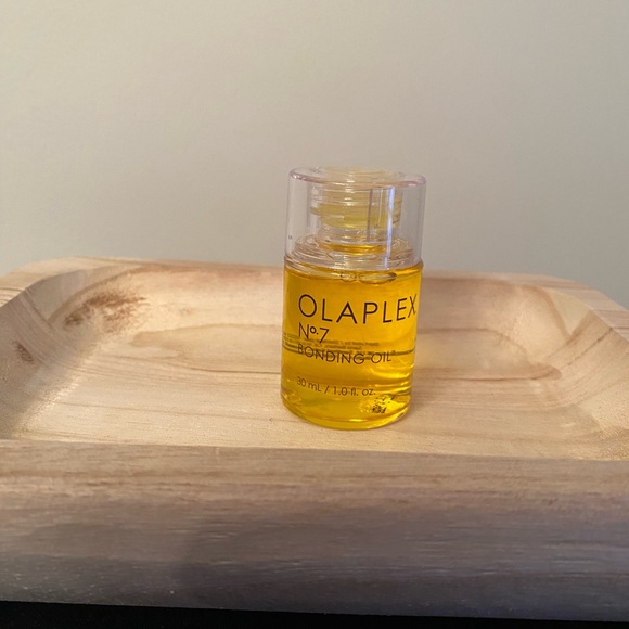 OLAPLEX No.7 Bonding Oil with Golden Hue - Picture 2 of 5